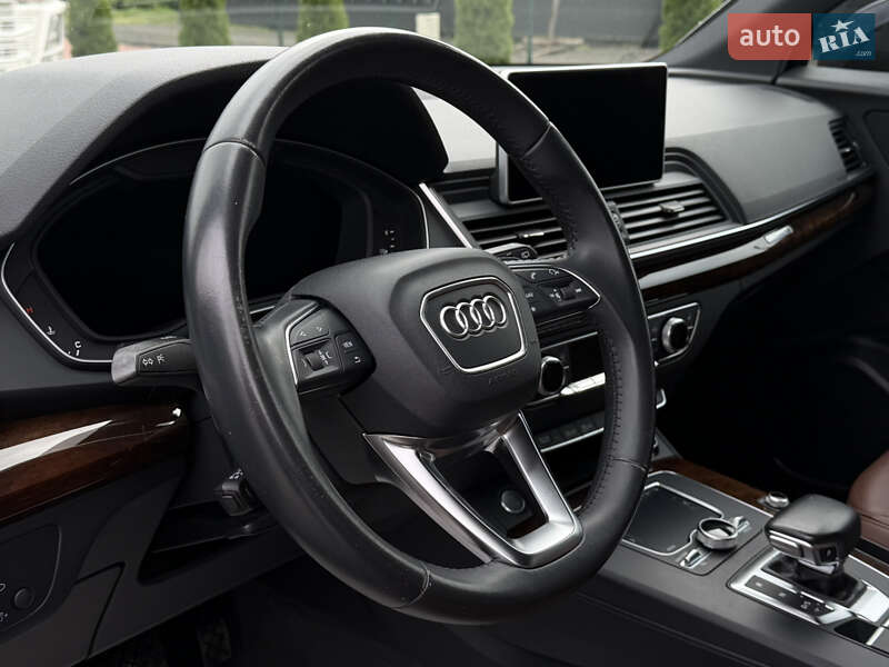 Внедорожник / Кроссовер Audi Q5 2017 в Луцке
