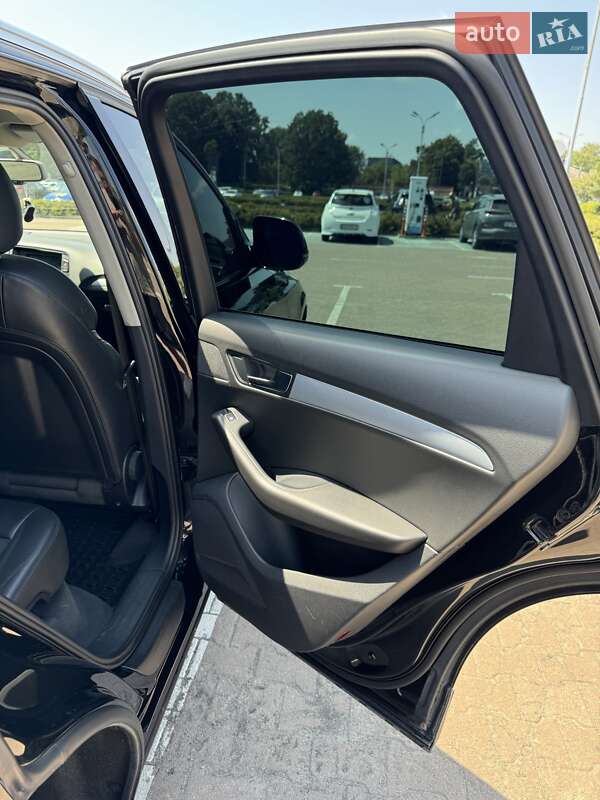 Позашляховик / Кросовер Audi Q5 2012 в Житомирі