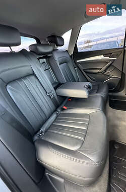 Позашляховик / Кросовер Audi Q5 2017 в 