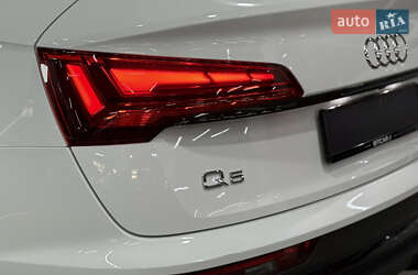 Внедорожник / Кроссовер Audi Q5 2021 в 
