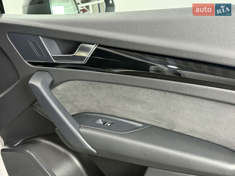 Внедорожник / Кроссовер Audi Q5 2021 в Одессе