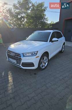 Внедорожник / Кроссовер Audi Q5 2017 в 