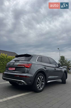 Внедорожник / Кроссовер Audi Q5 2022 в 