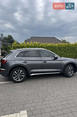 Внедорожник / Кроссовер Audi Q5 2022 в 