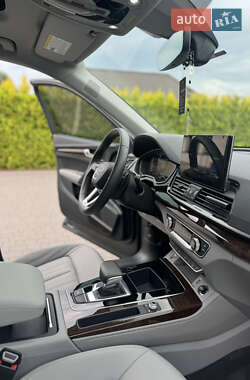 Внедорожник / Кроссовер Audi Q5 2022 в 
