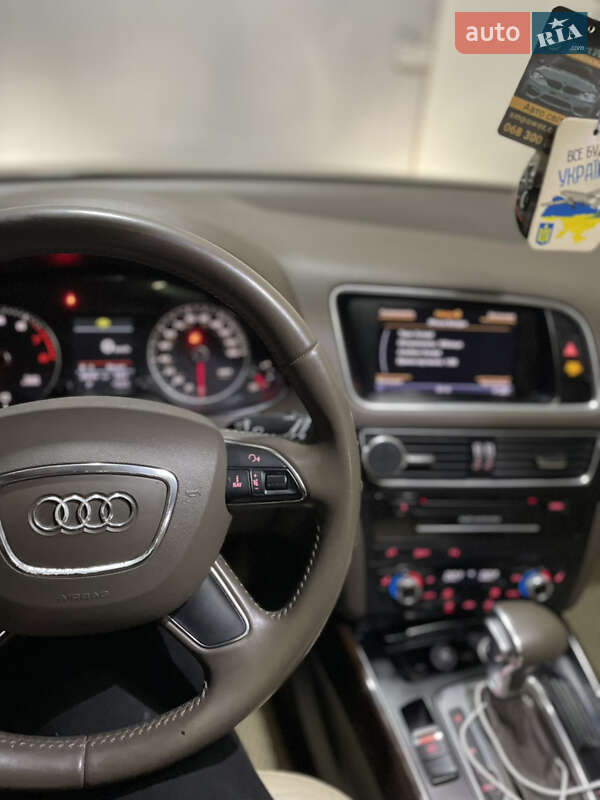 Внедорожник / Кроссовер Audi Q5 2012 в Золочеве