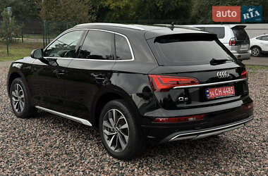 Позашляховик / Кросовер Audi Q5 2021 в 
