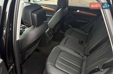 Позашляховик / Кросовер Audi Q5 2021 в 
