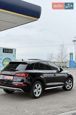 Внедорожник / Кроссовер Audi Q5 2017 в 