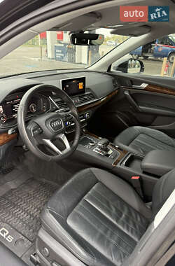 Внедорожник / Кроссовер Audi Q5 2017 в 
