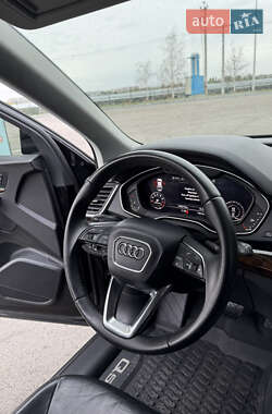 Внедорожник / Кроссовер Audi Q5 2017 в 
