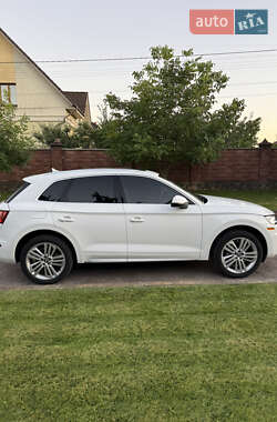 Внедорожник / Кроссовер Audi Q5 2020 в 