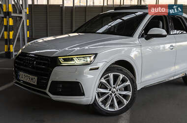 Позашляховик / Кросовер Audi Q5 2020 в 