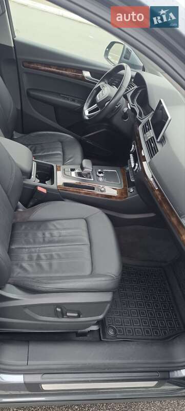 Позашляховик / Кросовер Audi Q5 2017 в Києві