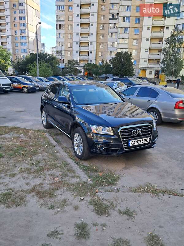Внедорожник / Кроссовер Audi Q5 2015 в 