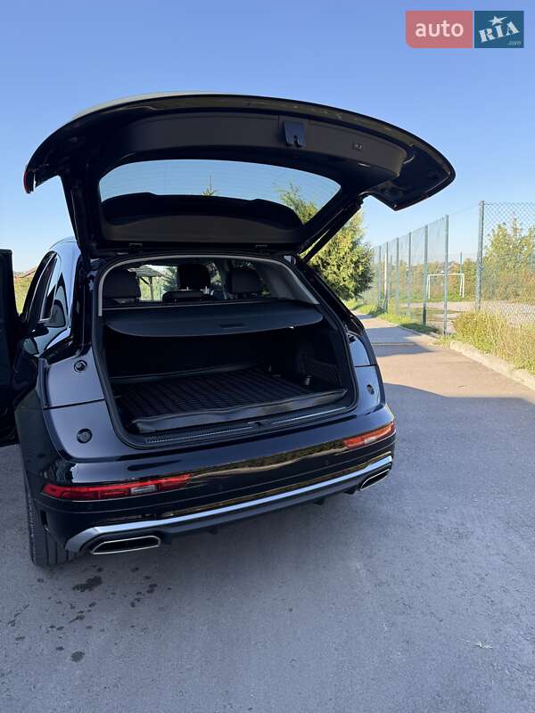 Позашляховик / Кросовер Audi Q5 2021 в Рівному