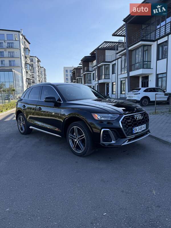 Позашляховик / Кросовер Audi Q5 2021 в Рівному