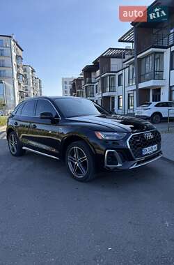 Позашляховик / Кросовер Audi Q5 2021 в 