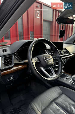Внедорожник / Кроссовер Audi Q5 2018 в 