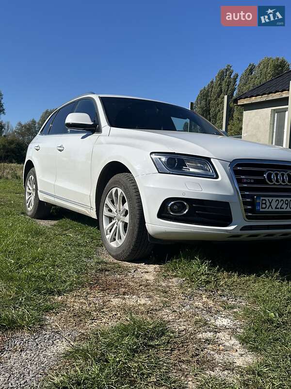 Позашляховик / Кросовер Audi Q5 2015 в 