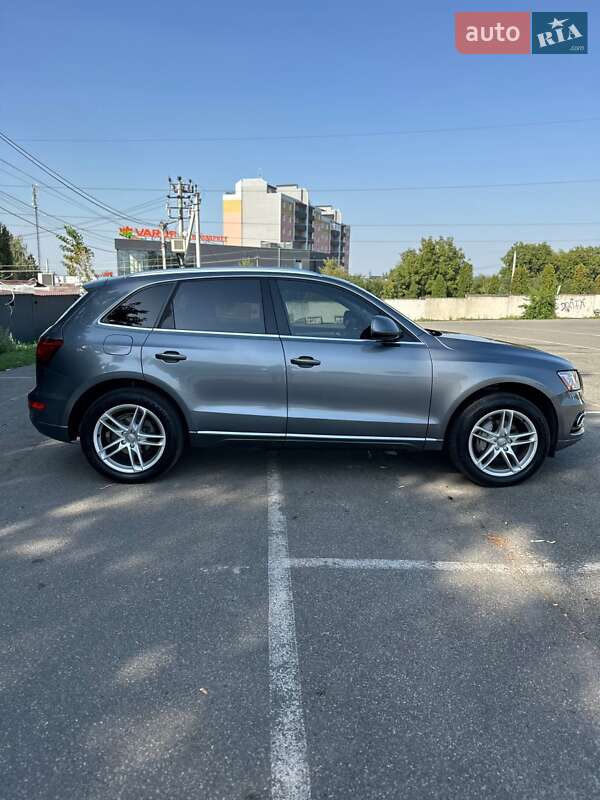 Внедорожник / Кроссовер Audi Q5 2015 в Белогородке