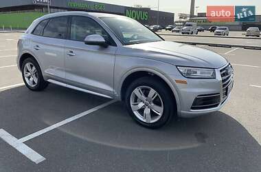 Внедорожник / Кроссовер Audi Q5 2018 в 