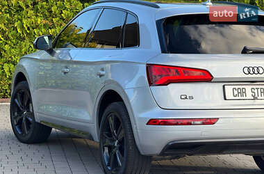 Позашляховик / Кросовер Audi Q5 2018 в 