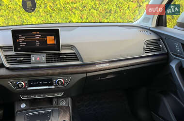 Позашляховик / Кросовер Audi Q5 2018 в 