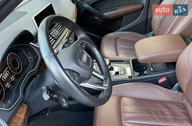 Внедорожник / Кроссовер Audi Q5 2017 в 