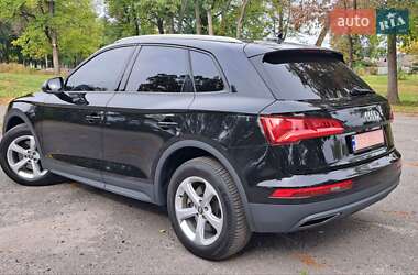 Позашляховик / Кросовер Audi Q5 2020 в 