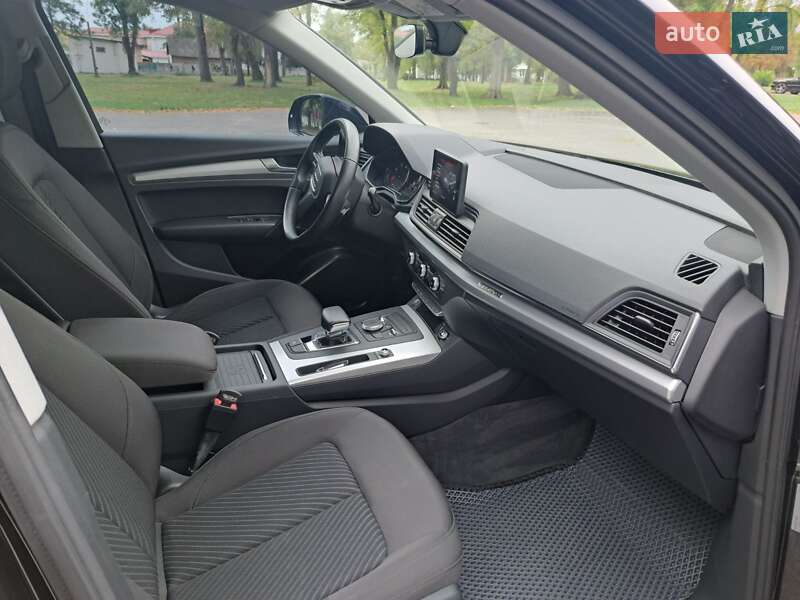 Внедорожник / Кроссовер Audi Q5 2020 в Полтаве