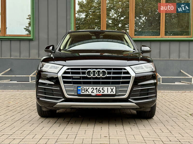 Внедорожник / Кроссовер Audi Q5 2018 в Ровно