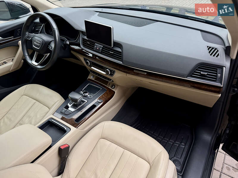 Внедорожник / Кроссовер Audi Q5 2018 в Ровно