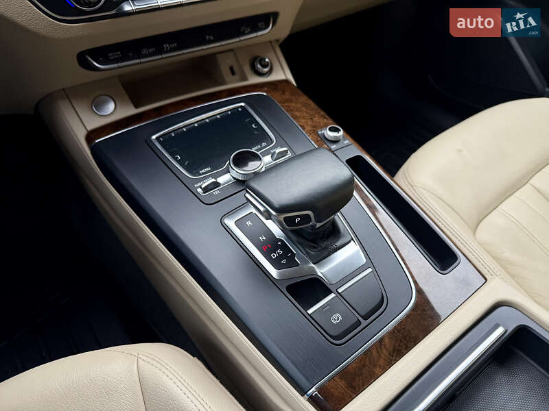 Внедорожник / Кроссовер Audi Q5 2018 в Ровно