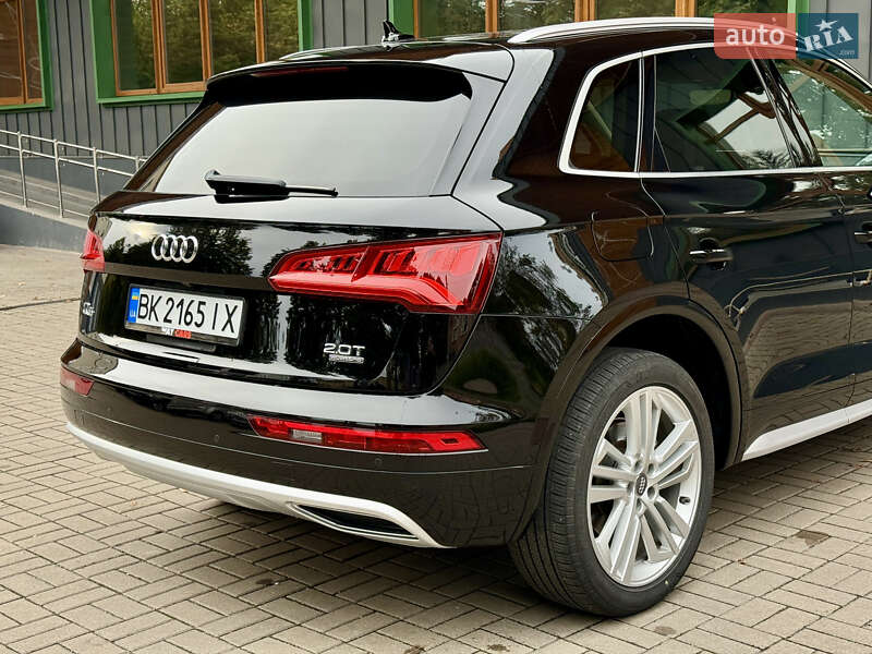 Внедорожник / Кроссовер Audi Q5 2018 в Ровно