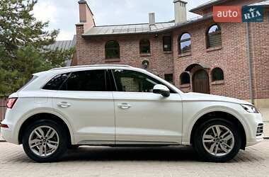 Внедорожник / Кроссовер Audi Q5 2018 в 