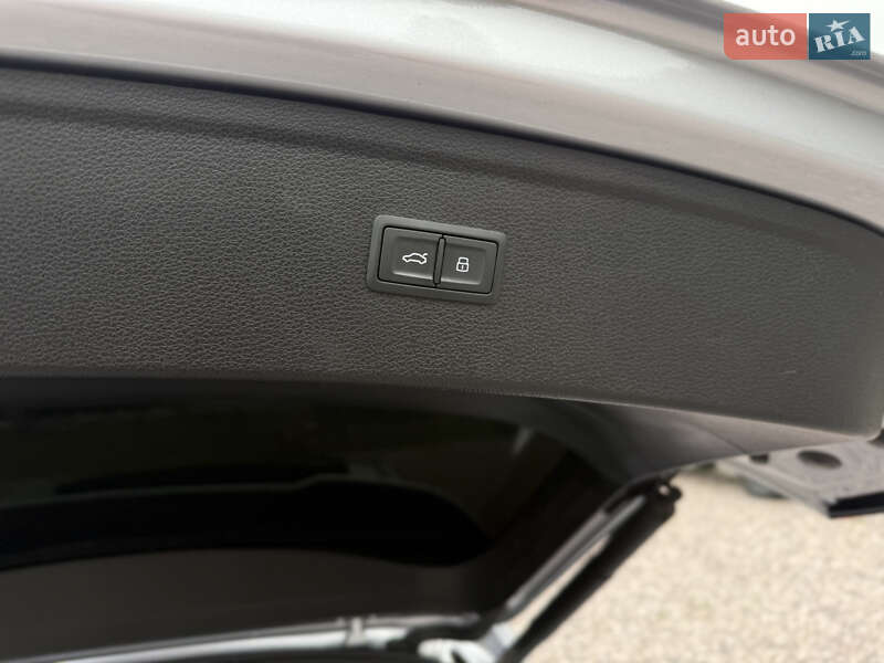 Внедорожник / Кроссовер Audi Q5 2022 в Киеве