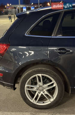 Позашляховик / Кросовер Audi Q5 2013 в 