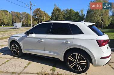Позашляховик / Кросовер Audi Q5 2019 в 