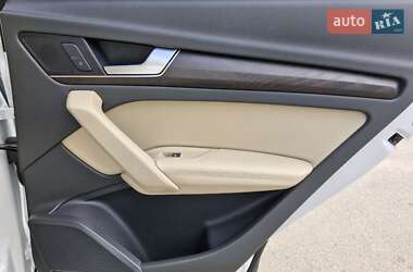 Позашляховик / Кросовер Audi Q5 2019 в 