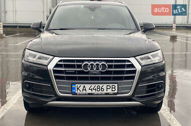 Позашляховик / Кросовер Audi Q5 2020 в 