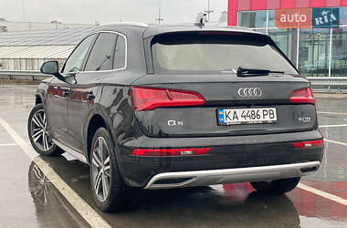 Позашляховик / Кросовер Audi Q5 2020 в 