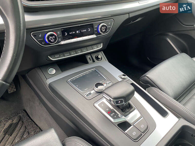 Внедорожник / Кроссовер Audi Q5 2020 в Киеве фото 36 Внедорожник / Кроссовер Audi Q5 2020 в Киеве