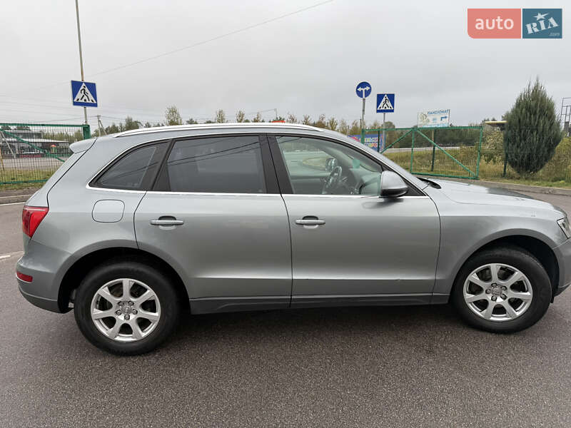Внедорожник / Кроссовер Audi Q5 2010 в Киеве