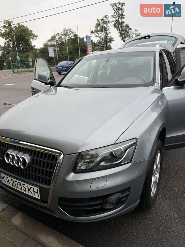 Внедорожник / Кроссовер Audi Q5 2010 в Киеве