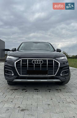 Внедорожник / Кроссовер Audi Q5 2021 в 