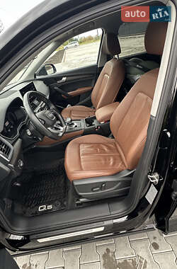 Внедорожник / Кроссовер Audi Q5 2021 в 