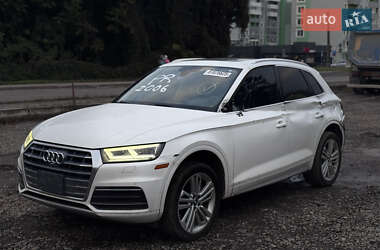 Внедорожник / Кроссовер Audi Q5 2018 в 