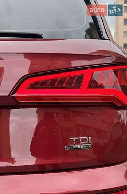 Позашляховик / Кросовер Audi Q5 2017 в 