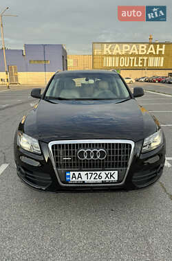 Внедорожник / Кроссовер Audi Q5 2011 в 